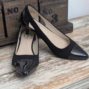 Black Pointed Toe Ballet Flats with Patent Cap